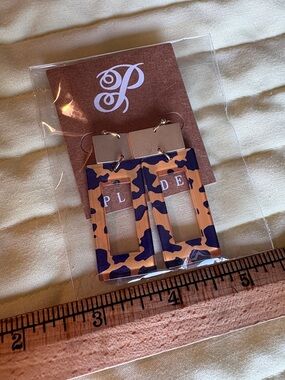 Plunder gold and black Speckled Rectangular Dangle Earrings $15